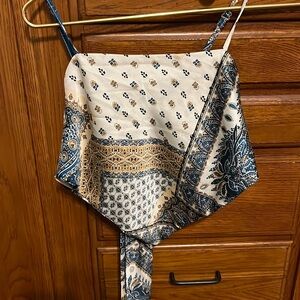 Scarf tank